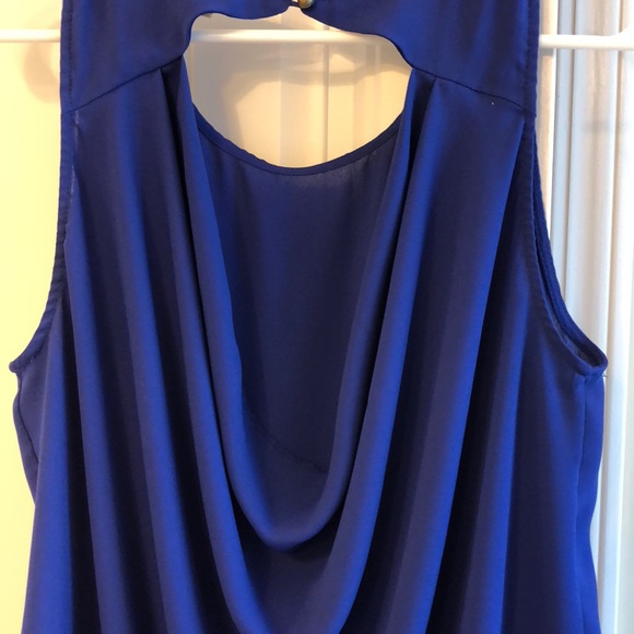 Open-back blouse - Picture 4 of 4